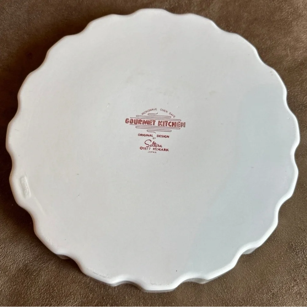Saltera *Vintage* 1977 Himark Gourmet Kitchen Ceramic Quiche Dish, Red and White